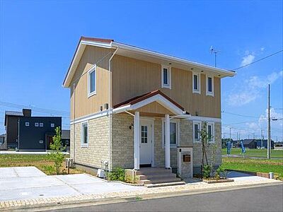 外観：県内でも数少ないスウェーデンハウスの建売住宅！地盤調査済みの強固な土地に建っています。耐震性や高耐久性のある住宅だから防災面でも安心です