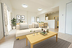 ダイアパレス安城「リノベ×駐車場2台継承可×角部屋」 901 3LDKのリビング/ダイニング