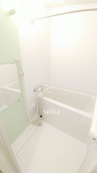 画像10:浴室換気乾燥機付き※現状と家具の色が異なる場合があります