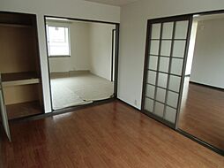 JR可部線 七軒茶屋駅 徒歩12分の賃貸アパート 2階2LDKのリビング/ダイニング