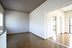 JR山陽本線 天神川駅 徒歩25分の賃貸マンション 3階2LDKのリビング/ダイニング