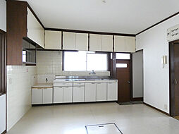 広島電鉄宮島線 修大協創中高前駅 徒歩11分の賃貸一戸建て 1階5LDKのリビング/ダイニング