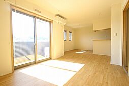 JR芸備線 矢賀駅 徒歩35分の賃貸アパート 2階2LDKのリビング/ダイニング