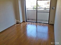 リベラルワタド 2階3LDKのリビング/ダイニング