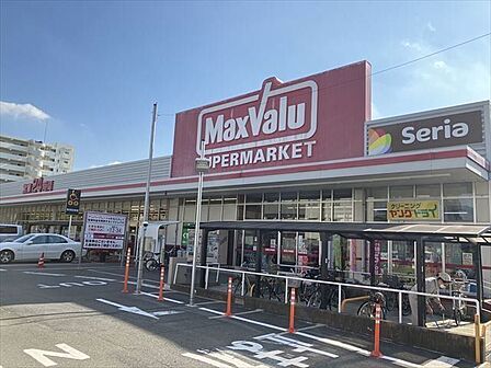 【マックスバリュー 鳩岡店】薬販売コーナーや写真プリントサービス、UberEatsにも対応しています。●営業時間●24時間営業※薬の販売は9〜19時、水曜・土曜は9〜14時 400m