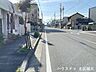 外観：【北側前面道路】幅員約14m前面道路：引越し業者や宅配車などの大型トラックも停めることが出来る道幅です