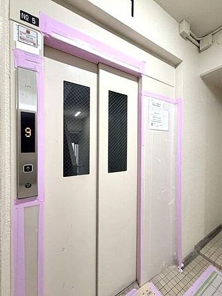 エレベーターがあり、上階への移動もスムーズです。