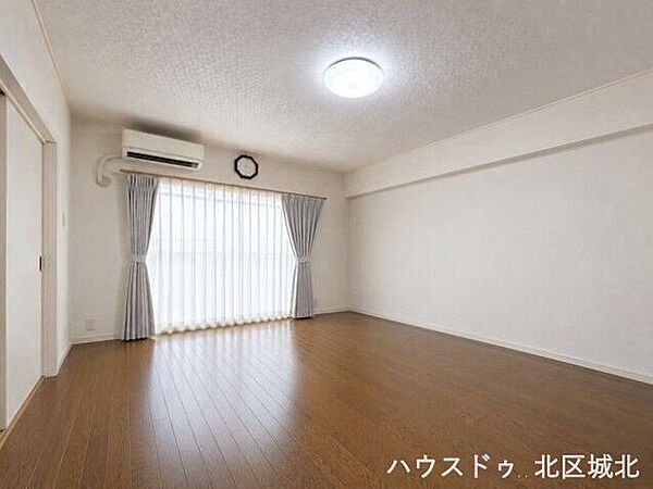 リビング/ダイニングを拡大表示