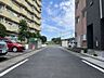 その他：幅員約6mの前面道路です。道路幅が広いので、向かいの住宅とも距離があるため日当たりも確保しやすいです。