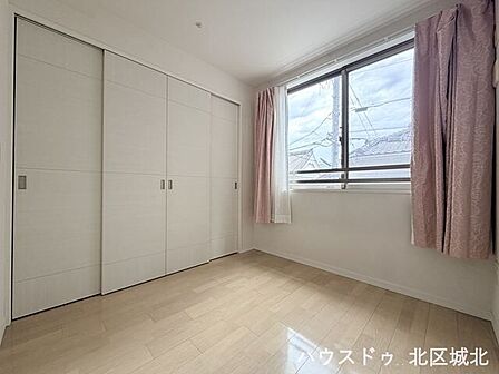 【4.1帖洋室】自分専用の場所があるので、リビングダイニングに自分のものを置きっぱなしにすることもなくなります。
