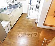 キッチン周りも広々してます。