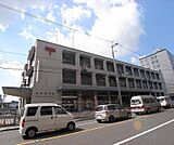 西陣郵便局まで32m 急なお届物も直ぐに発送できますよ。