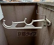外で洗濯物が干せます。