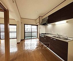 北前田マンション南棟 201 2階2LDKのリビング/ダイニング