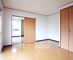 JR山陰本線 花園駅 徒歩10分の賃貸マンション 4階1DKのリビング/ダイニング