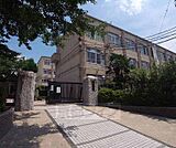 蜂ヶ岡中学校まで900m ＪＲ太秦駅と嵐電帷子ノ辻の駅の間にございます