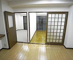 京都市営烏丸線 丸太町駅 徒歩10分の賃貸マンション 2階2LDKのリビング/ダイニング