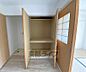 収納：奥行きのあるクローゼットです。