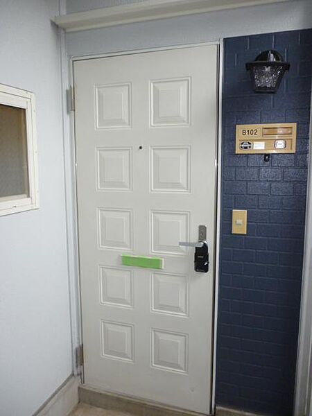 画像4:玄関ドア
