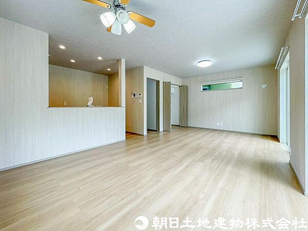 リビング/ダイニングを拡大表示