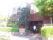 板橋区立氷川図書館 334m