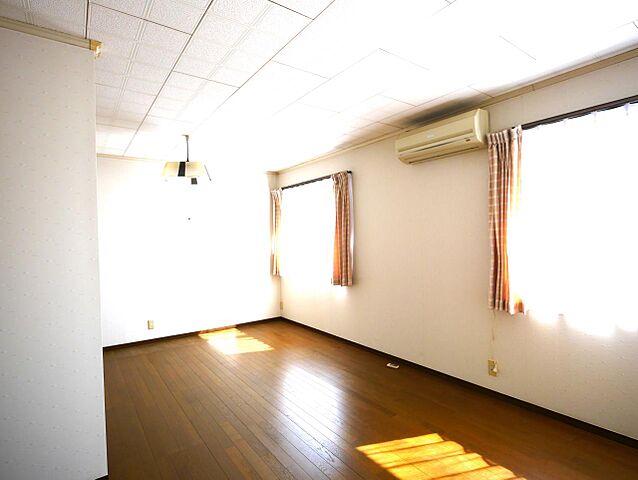 室内 富山市呉羽町