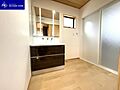 脱衣場は洗濯機...