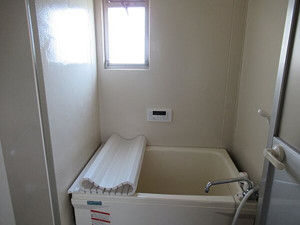 画像5:浴室には窓があります。