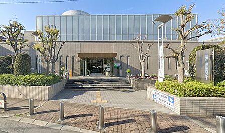 吹田市立千里丘市民センター 910m