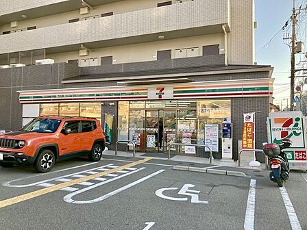 セブン-イレブン 茨木沢良宜西店 140m