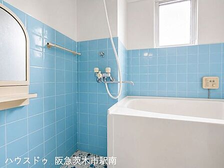ゆったりとくつろげるバスルーム（※イメージ画像処理） (2)