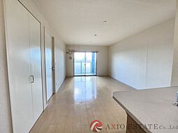 クレスティークAYA 13階2LDKのリビング/ダイニング