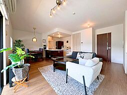 アメイズ若草ツインレジデンス弐番館 4LDKのリビング/ダイニング