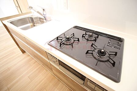 3口コンロ付のシステムキッチン