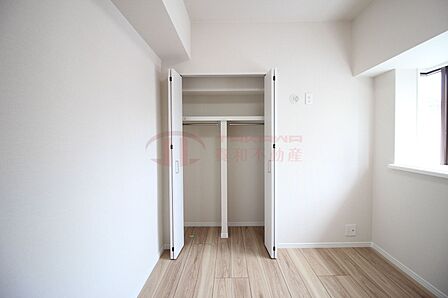 各洋室にしっかり収納があります