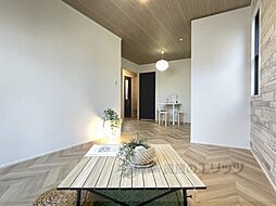 近鉄奈良線 学園前駅 徒歩13分の賃貸アパート 1階2LDKのリビング/ダイニング