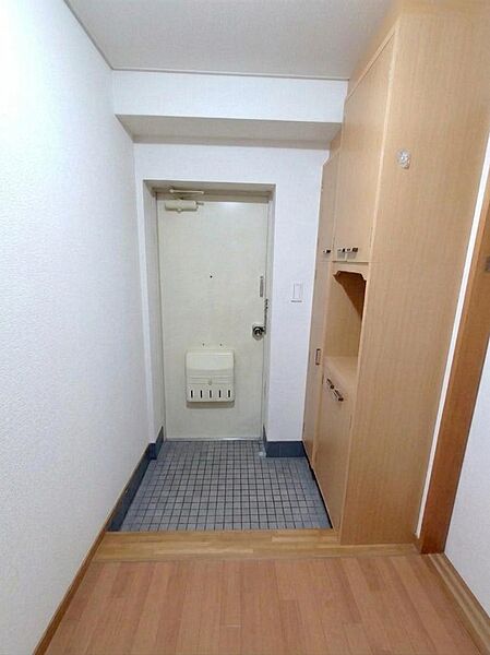 玄関を拡大表示