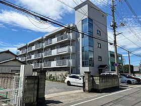 リード藤岡 111 ｜ 群馬県藤岡市藤岡855-9（賃貸マンション1K・1階・23.92㎡） その1