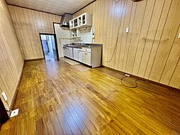 逢坂1丁目貸家 1階3DKのリビング/ダイニング