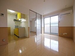 東武伊勢崎線 獨協大学前駅 バス15分 青柳消防署前下車 徒歩2分の賃貸アパート 2階1LDKのリビング/ダイニング