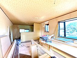 三重郡菰野町大羽根園呉竹町　戸建て 5LDKのリビング/ダイニング