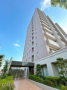 外観：南向きの4LDKのお部屋です。