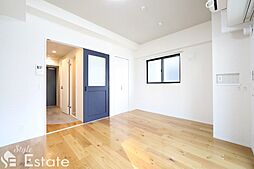 UNROOM 2階1Kのリビング/ダイニング