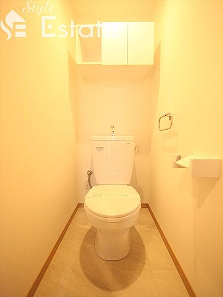 画像10:温水洗浄便座付きシャワートイレ
