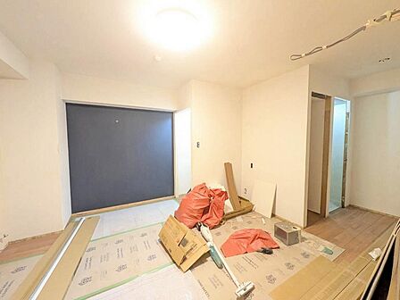 〜ドミネンス本郷〜都心の喧騒から少し離れた穏やかな環境で、ゆったりとした暮らしを実現。住み心地の良さが際立ちます。室内(2026年8月)撮影