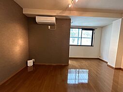 デイジーヒル 402 4階ワンルームのリビング/ダイニング