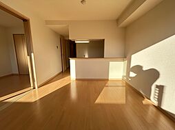 ココ・シェリーナ 305 3階2LDKのリビング/ダイニング