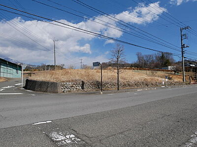 外観：南西方向から見た敷地の様子です