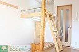 レスコムアルファ 102 1階1Kのリビング/ダイニング