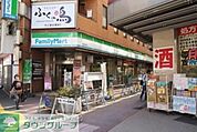 ファミリーマート浦安駅前店 徒歩3分。コンビニ 180m